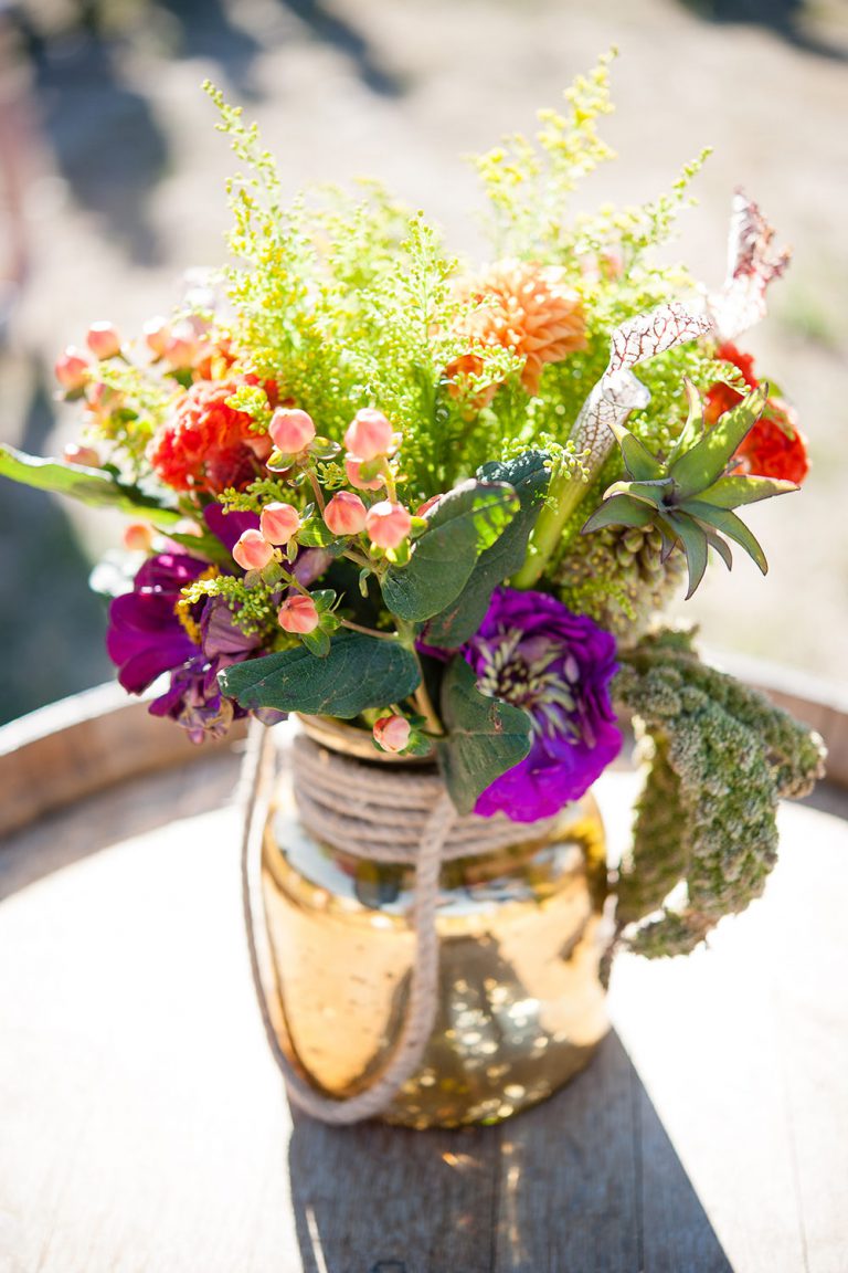 artinbloomfloral-squaw-valley-colorful-mountain-wedding-28